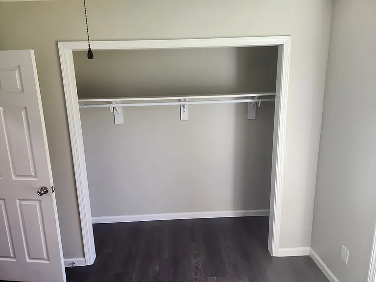 1040 Christina St — Photo 14