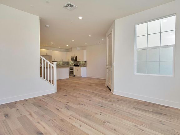 Living towards kitchen