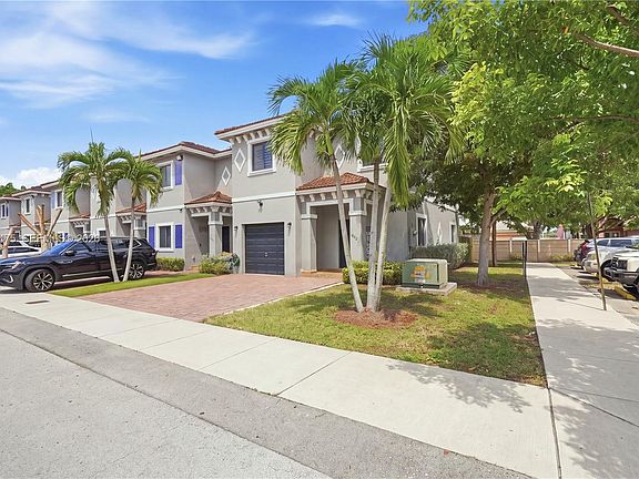 3rd image of 16335 SW 44th Ter