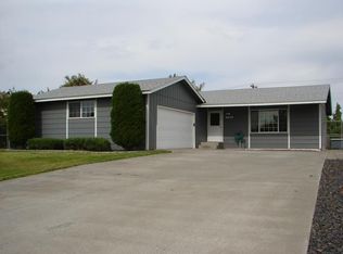 5042 Dove Ln, West Richland, WA 99353