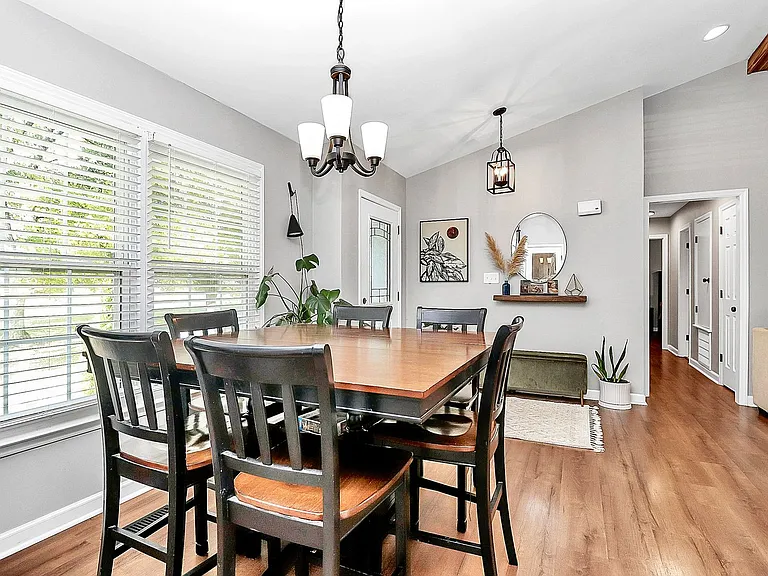 4227 Deerfield Dr — Photo 4