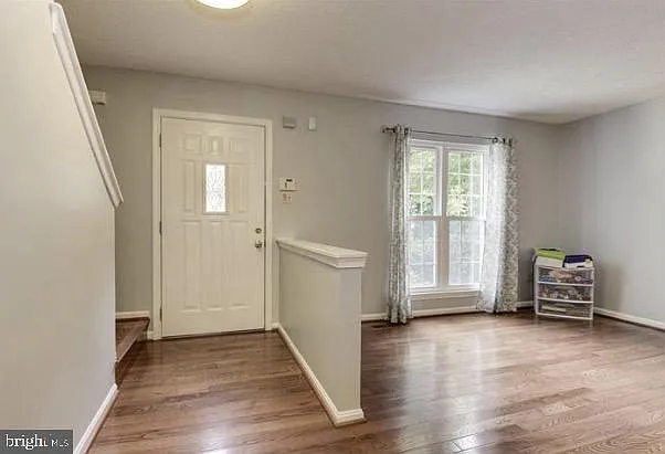 3 bed, 3.0 bath, 1615 sqft, $2,750 — Photo 4