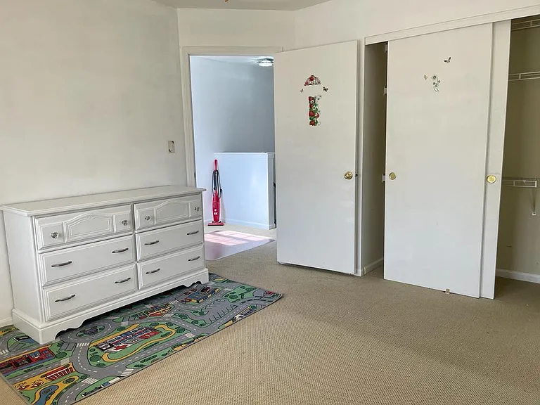 880 Genesee Dr — Photo 21