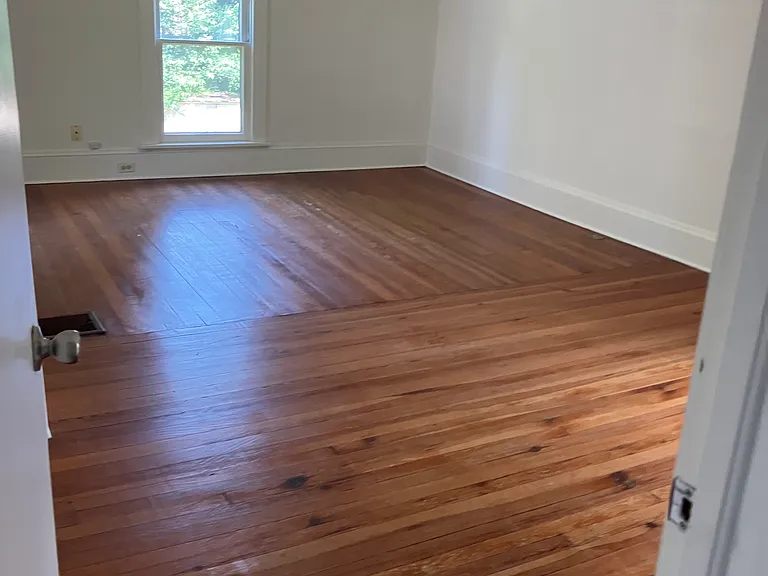 301 Bassett Rd — Photo 20