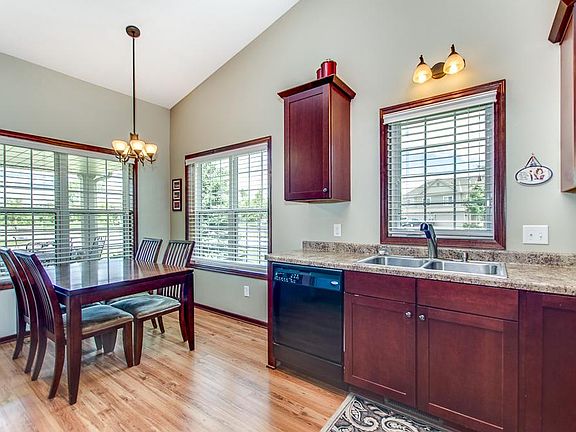 4th image of 20667 Everton Ct N