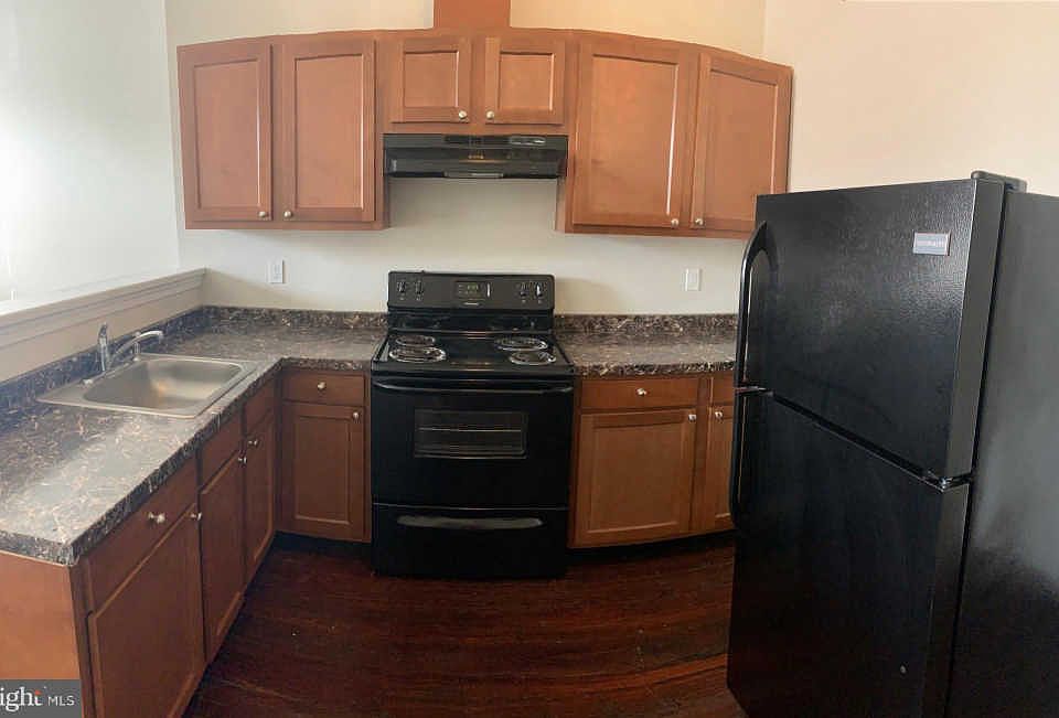 2nd image of 223 Market St