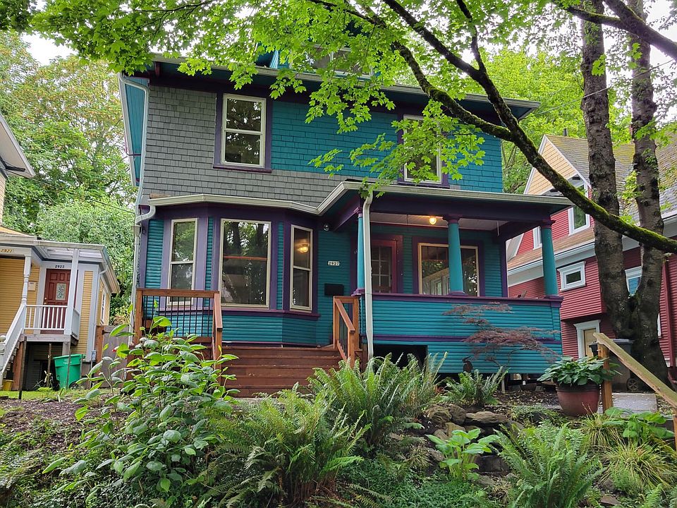 The Blue and Purple House