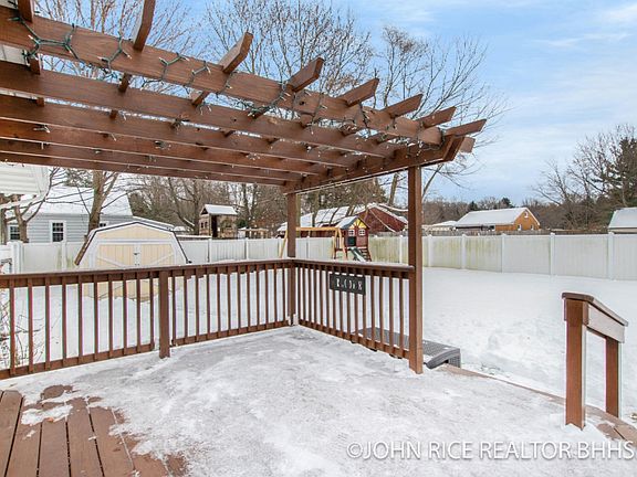 3rd image of 2310 Valentine Blvd NE