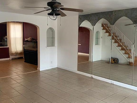 2nd image of 6009 Roosevelt Blvd