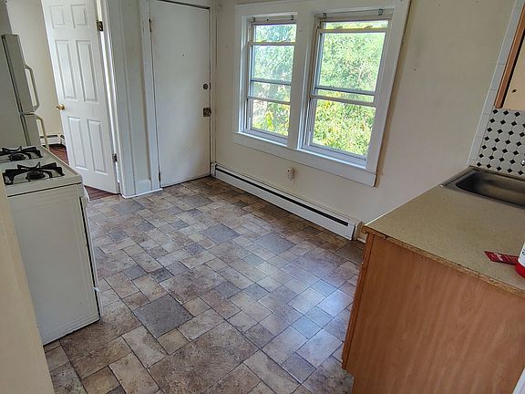 4th image of 24-28 Oakwood Ave #3