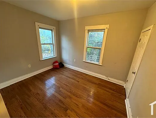 118 Cedar Ave #1 — Photo 3