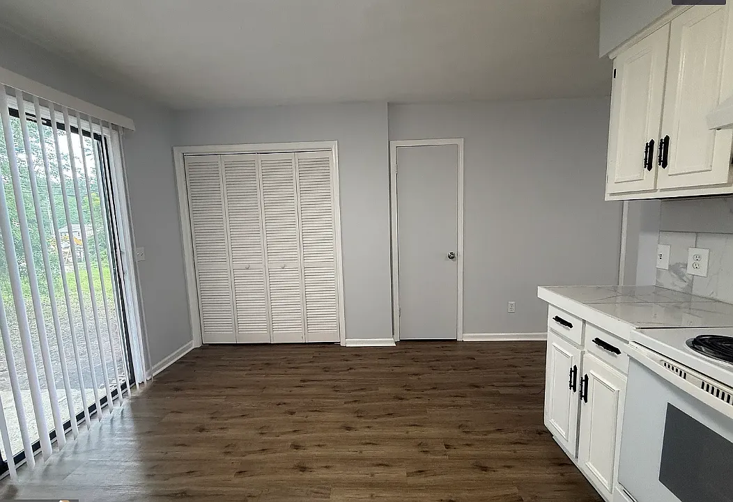 2 bed, 1000 sqft, $1,000 — Photo 4