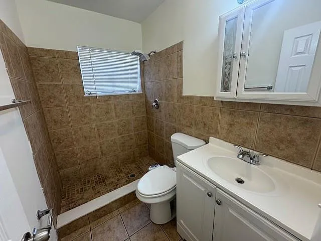 1705 Moffett St #C — Photo 10