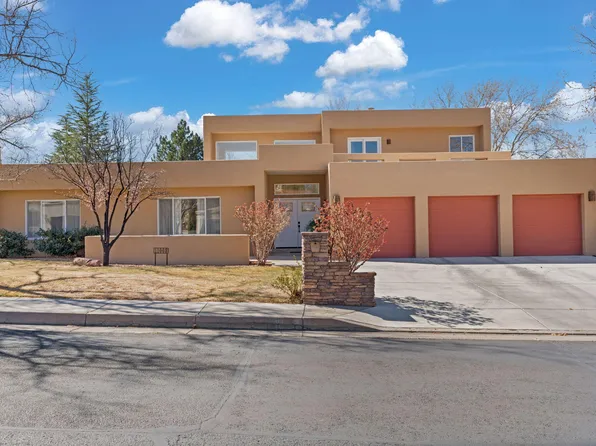11008 Country Clb NE, Albuquerque, NM 87111