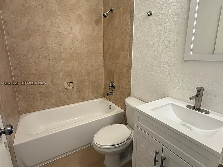 1247 NE 23rd Ave — Photo 12
