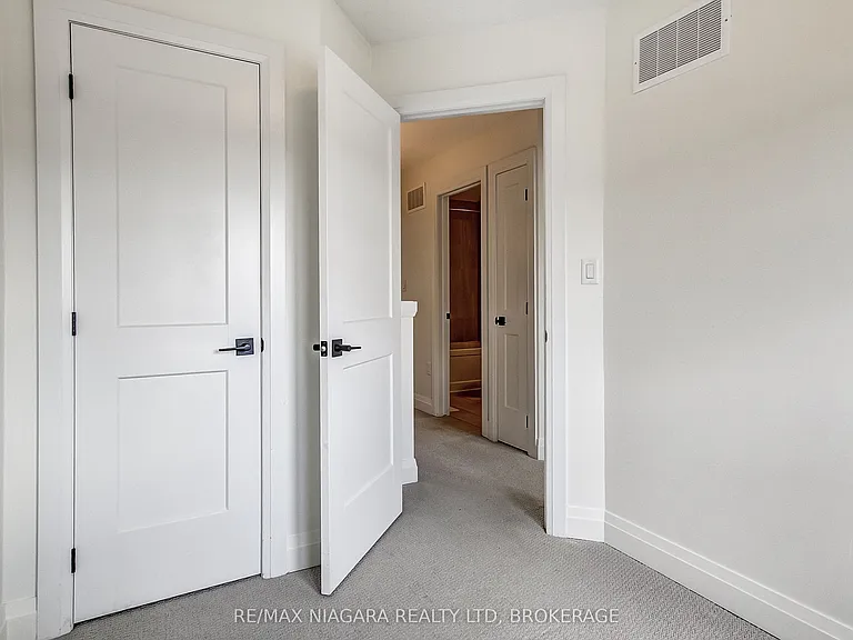 461 Blackburn Dr — Photo 24