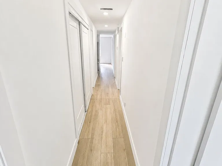 428 Hatfield Cres #A — Photo 11