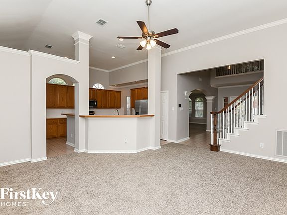 4th image of 2405 Knollwood Ct