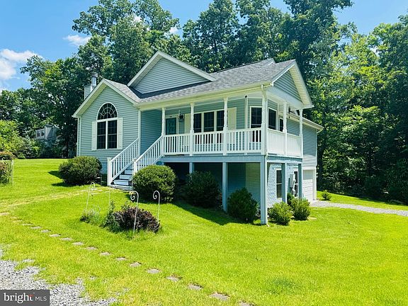 2nd image of 214 Persimmon Dr