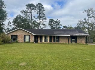 702 Smith St, Dequincy, LA 70633