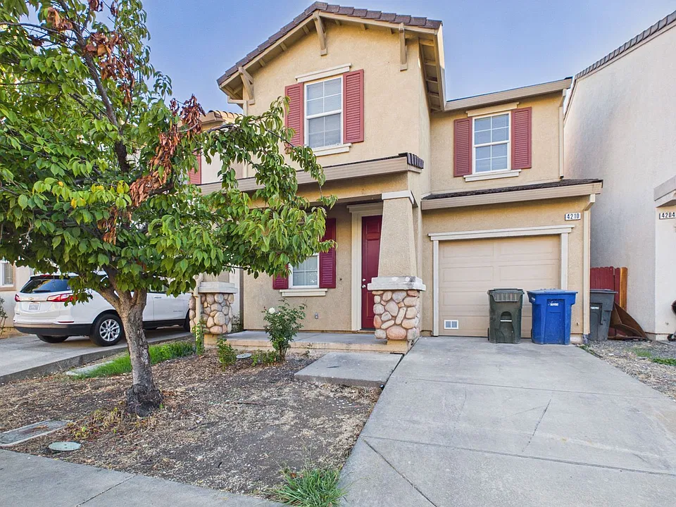 4210 Autumn Sky Dr