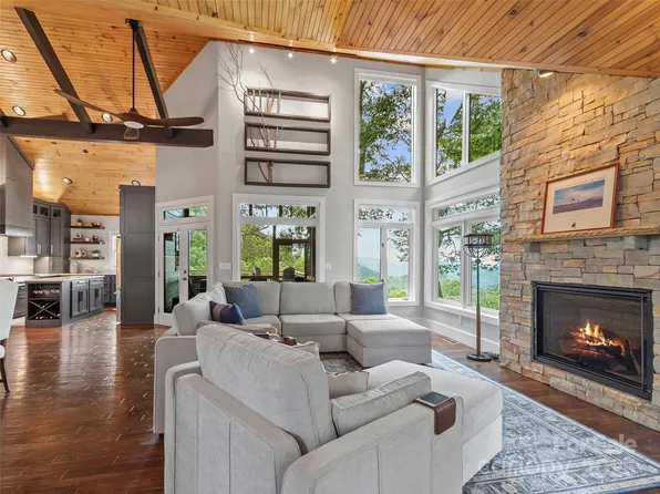 33 Short Snort Ct, Burnsville, NC 28714