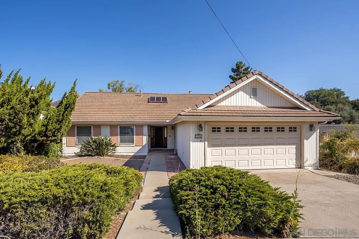 shima　2/4 7976 Lake Cayuga Dr, San Diego, CA 92119 | Zillow