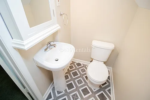 2424 Lambert Dr — Photo 19