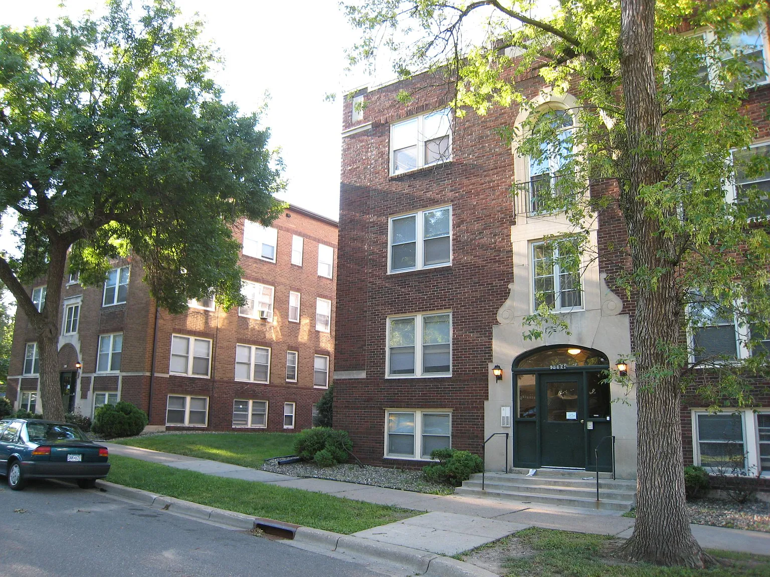 2284 Highland Pkwy — Photo 1