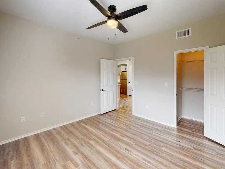 Lakeline Villas — Photo 47