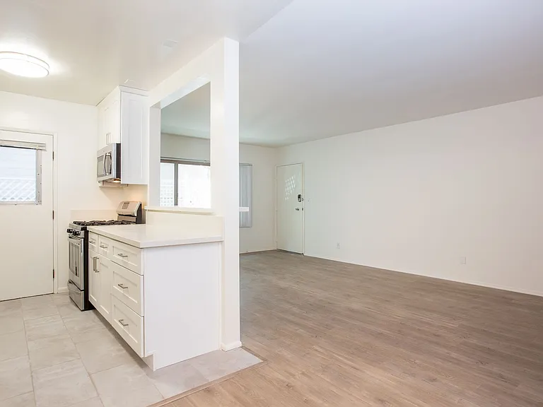 11827 Dorothy St 3 WEB-6_11272020