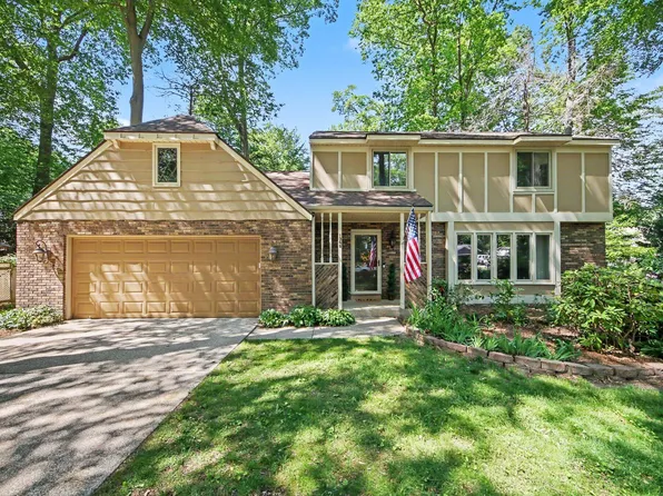 1365 Seminole Dr, Holland, MI 49424