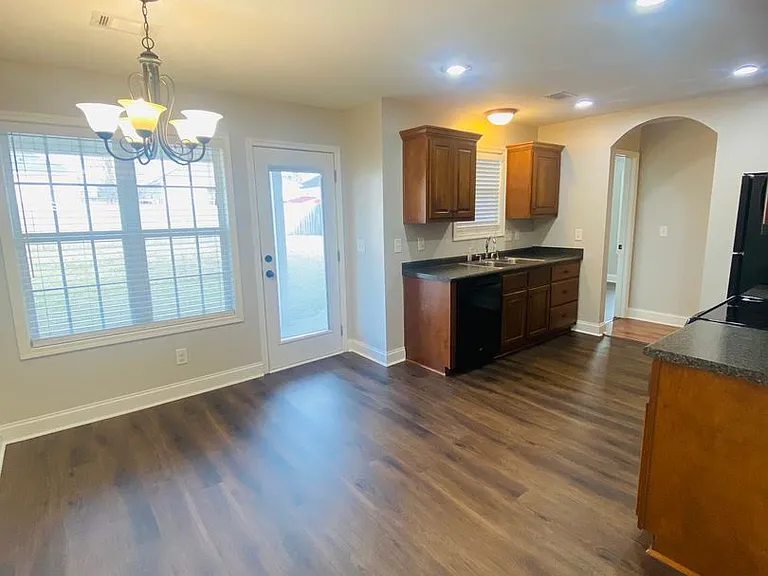 106 Gayla Ct — Photo 8
