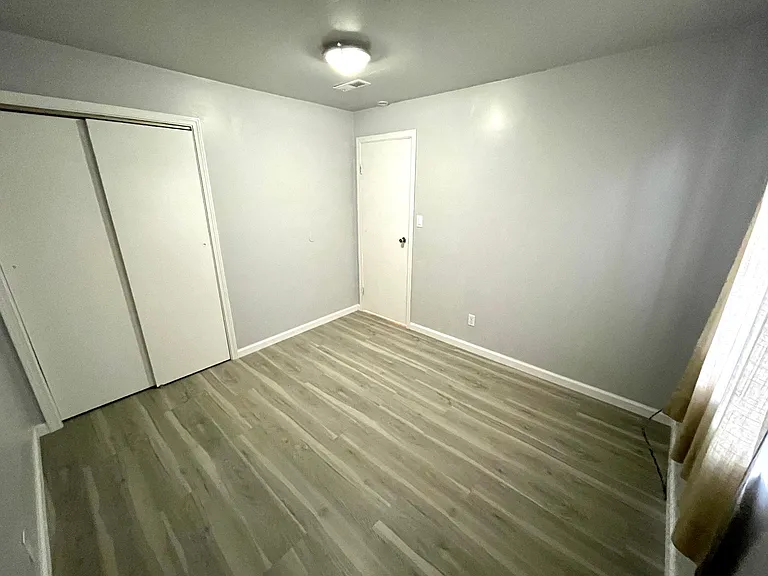 318 Morton Dr #BASEMENT — Photo 3