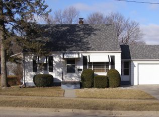 2008 J St SW, Cedar Rapids, IA 52404