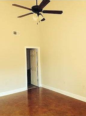 1006 Oak Crest bedroom