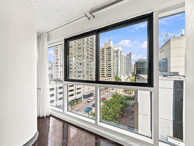 251 Queens Quay W #705 — Photo 28