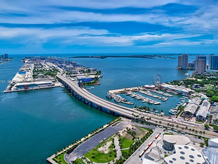 1100 Biscayne Blvd #4002 — Photo 1