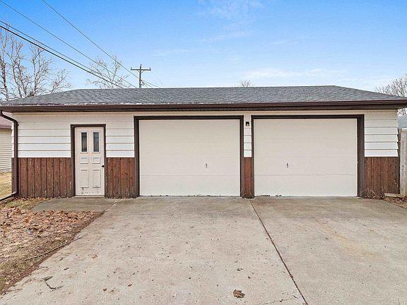 2nd image of 1202 2nd St