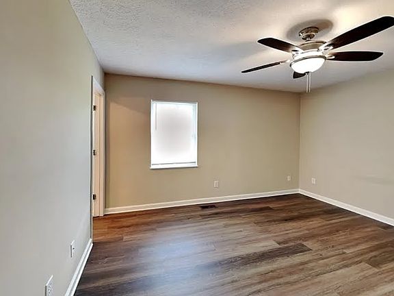 4th image of 111 Cartway Ln