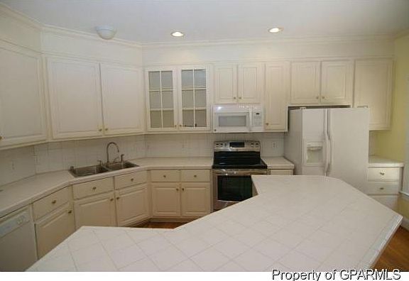 4th image of 3301 Evans St