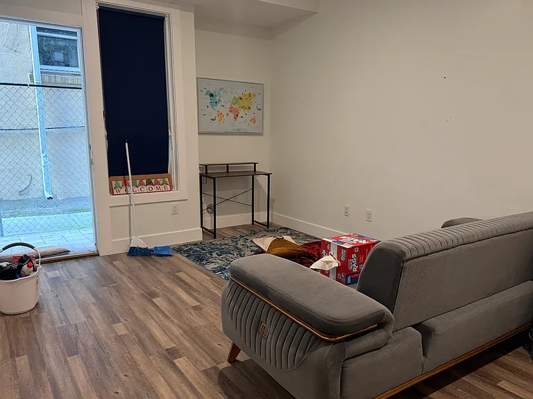 36 Vroom St #2 — Photo 4