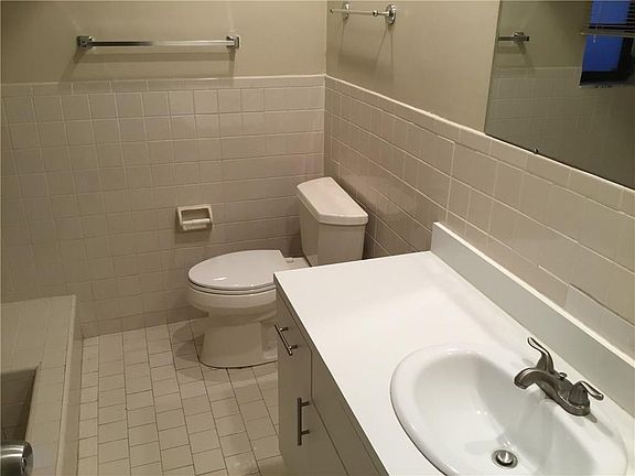 3rd image of 6745 Pansy Dr