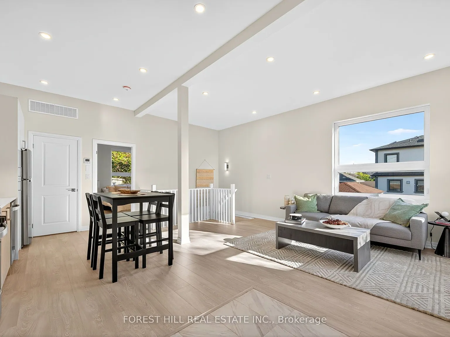 4 bed, $3,990 — Photo 2