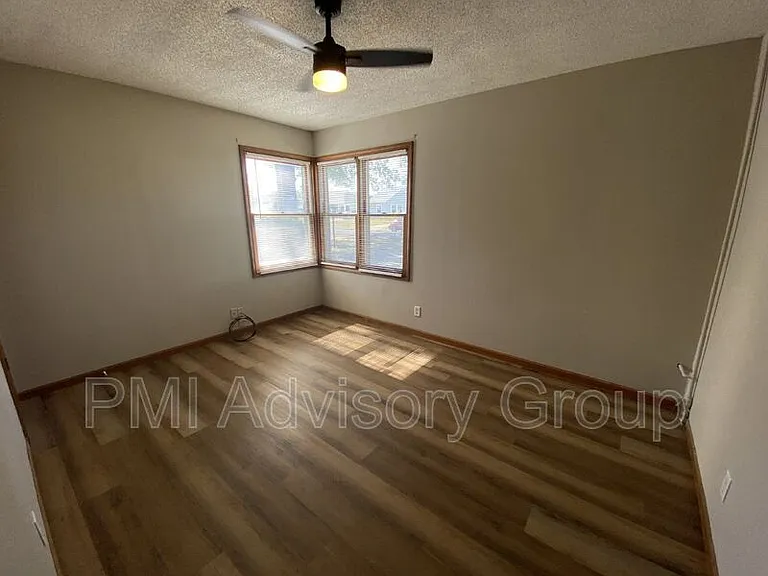 2020 SW Atwood Ave — Photo 4