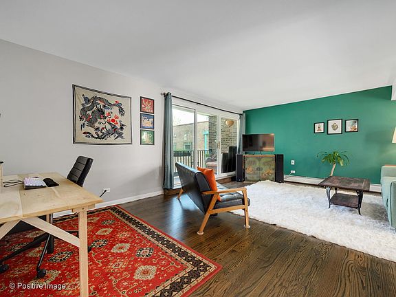 2nd image of 4136 N California Ave Unit 201