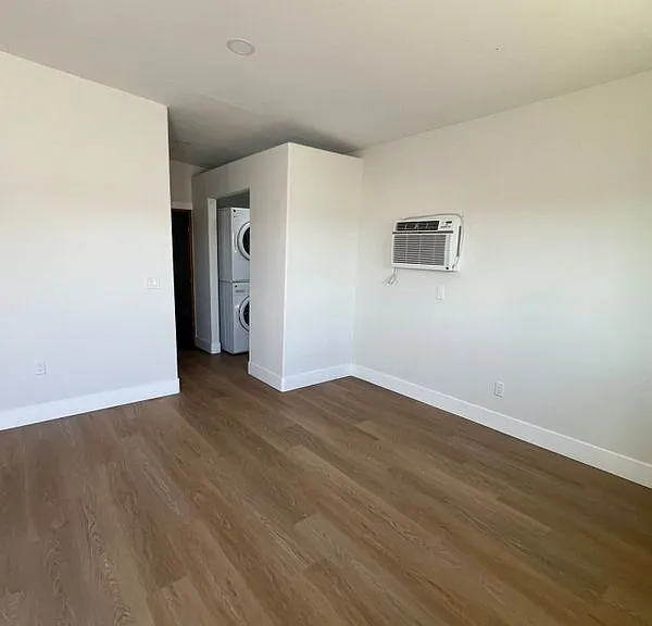 2869 Ridgeway Dr — Photo 13