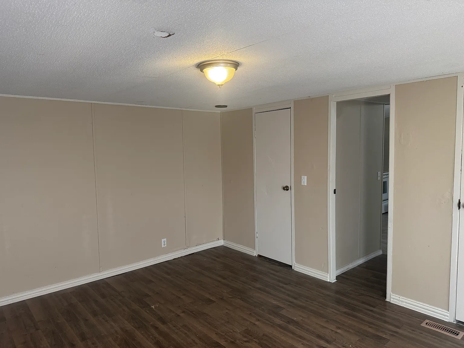 3 bed, 1216 sqft, $1,050 — Photo 4
