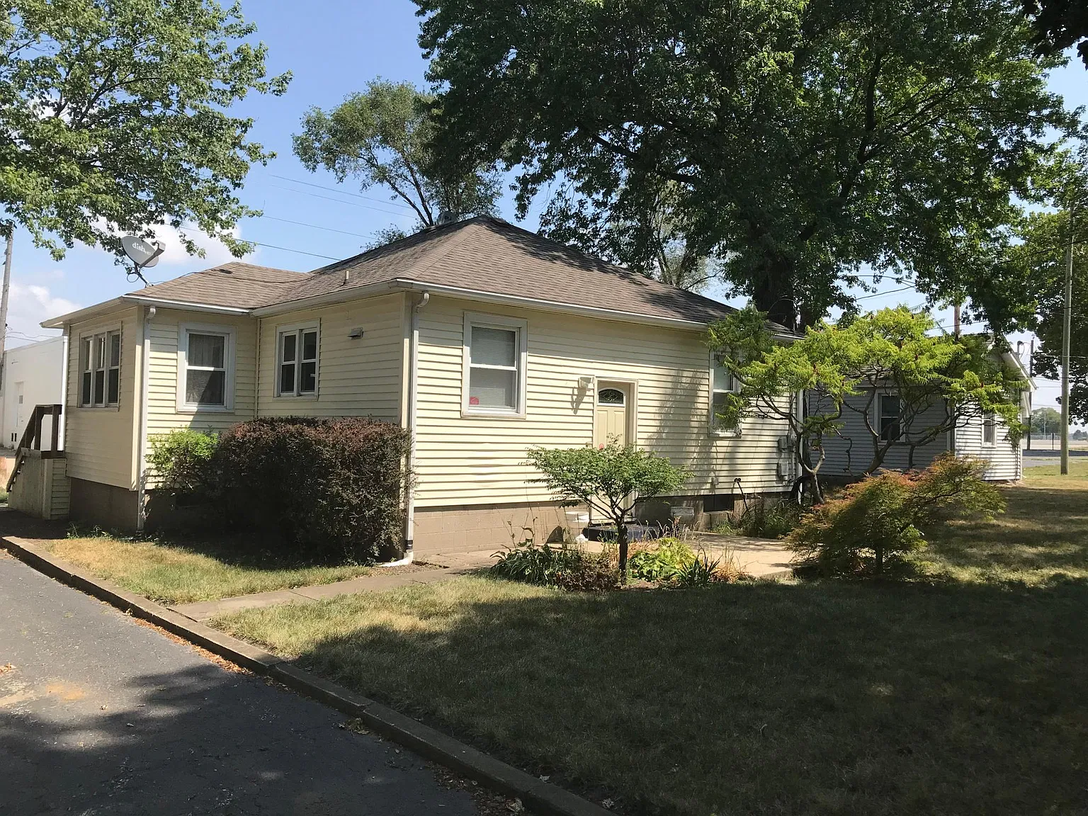 2 bed, 1100 sqft, $1,450 — Photo 2