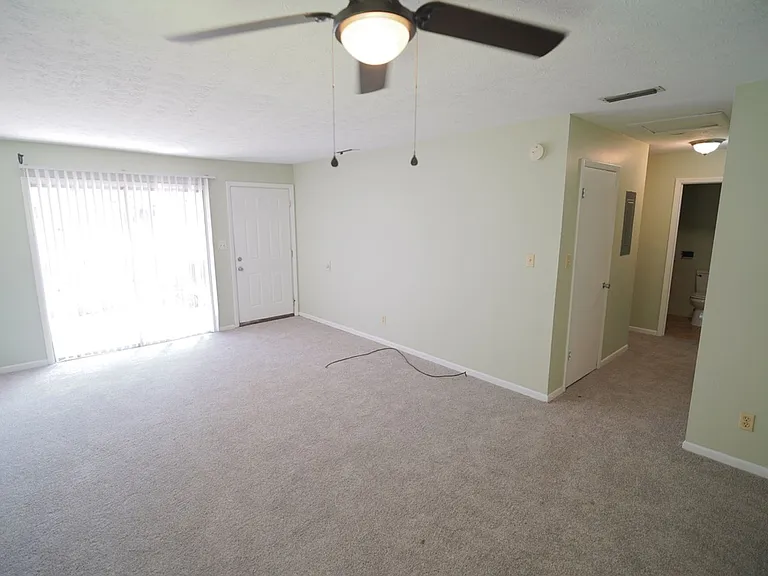 2304 Hartsfield Ct #B — Photo 6